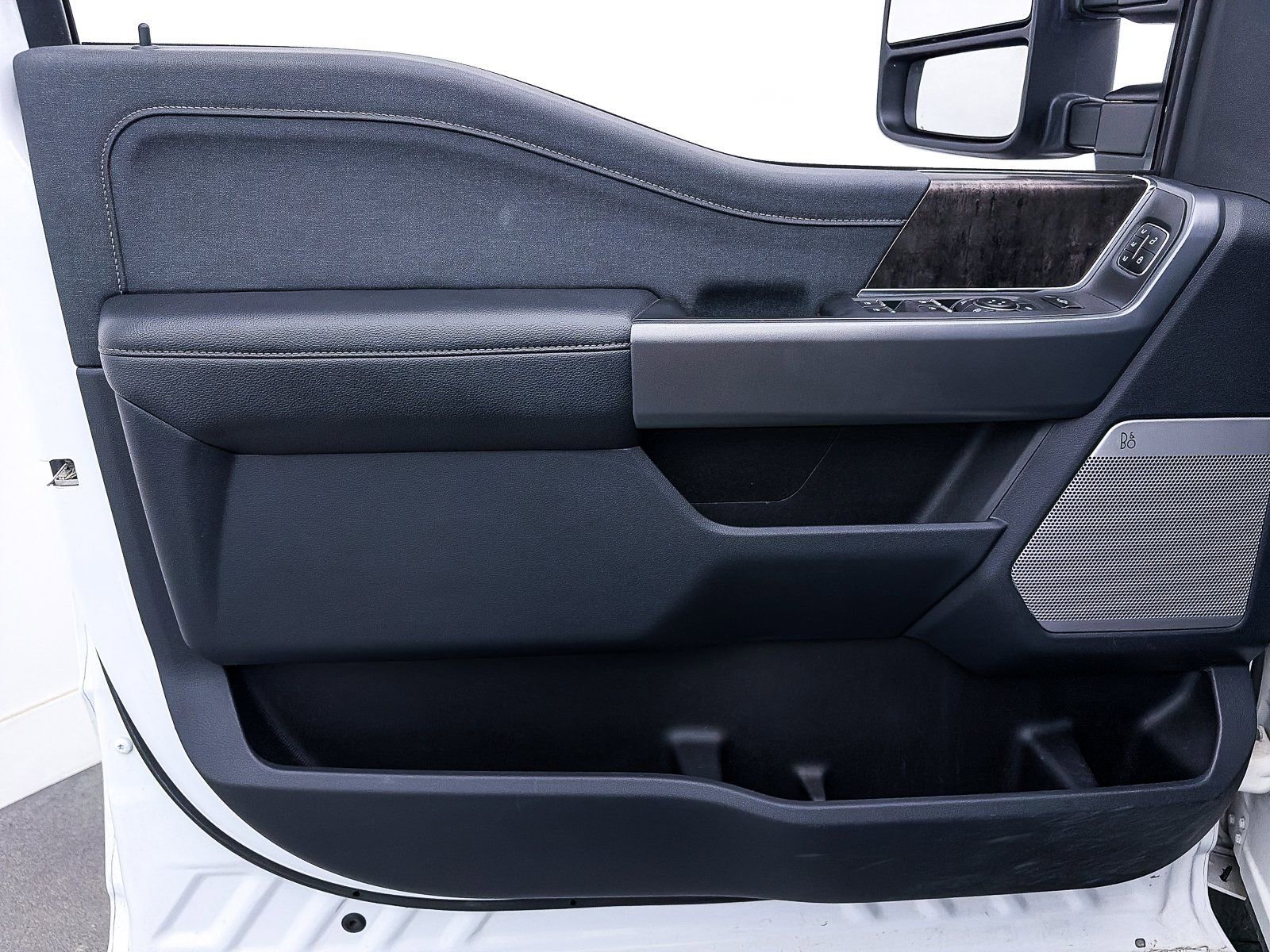 Used 2023 Ford F250 Lariat w/ Lariat Ultimate Package AWD/4WD image 34