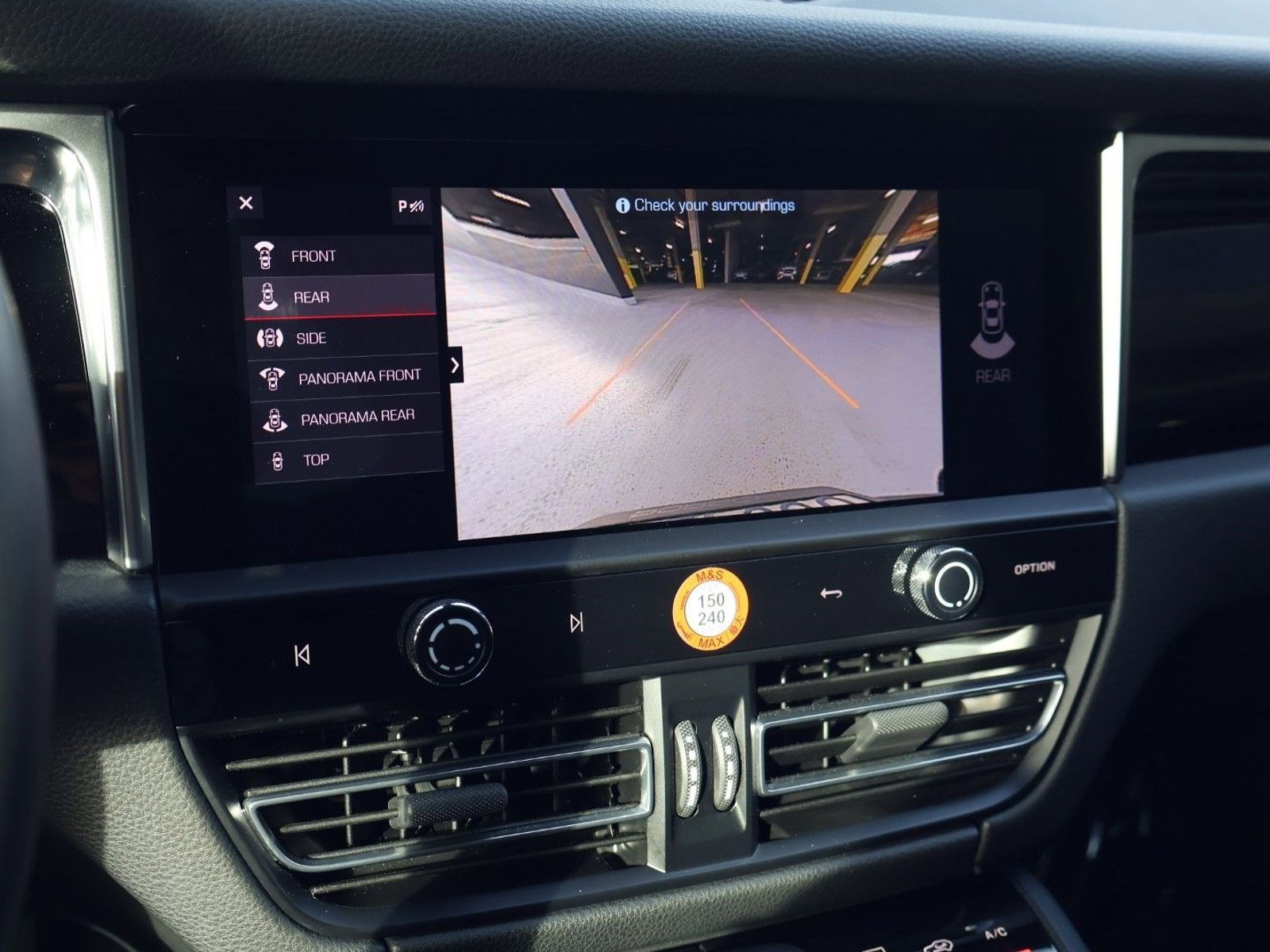 Certified 2024 Porsche Macan image 19