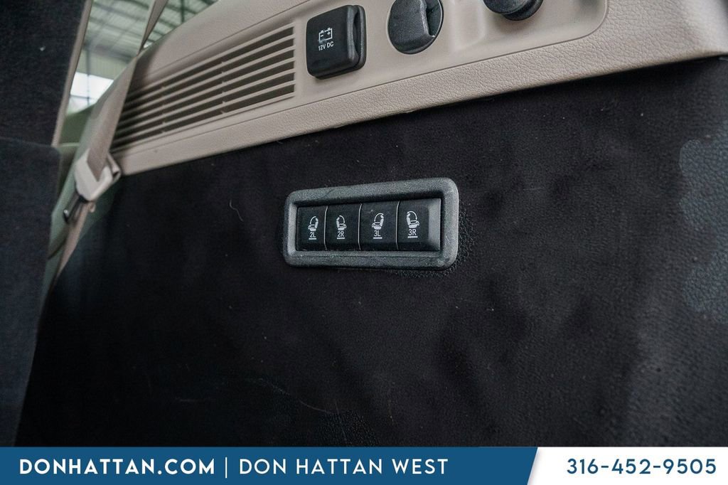 Used 2023 Jeep Wagoneer Series III w/ Preferred Equipment Group AWD/4WD image 37