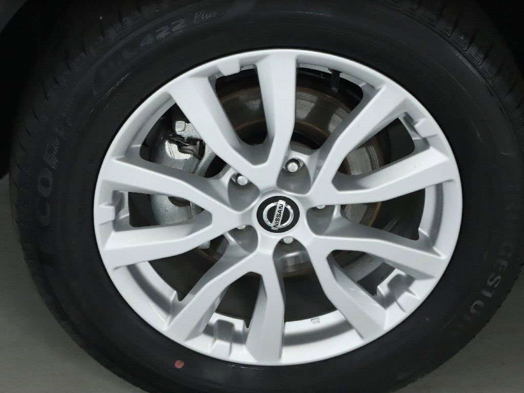 Certified 2022 Nissan Rogue Sport SV image 38