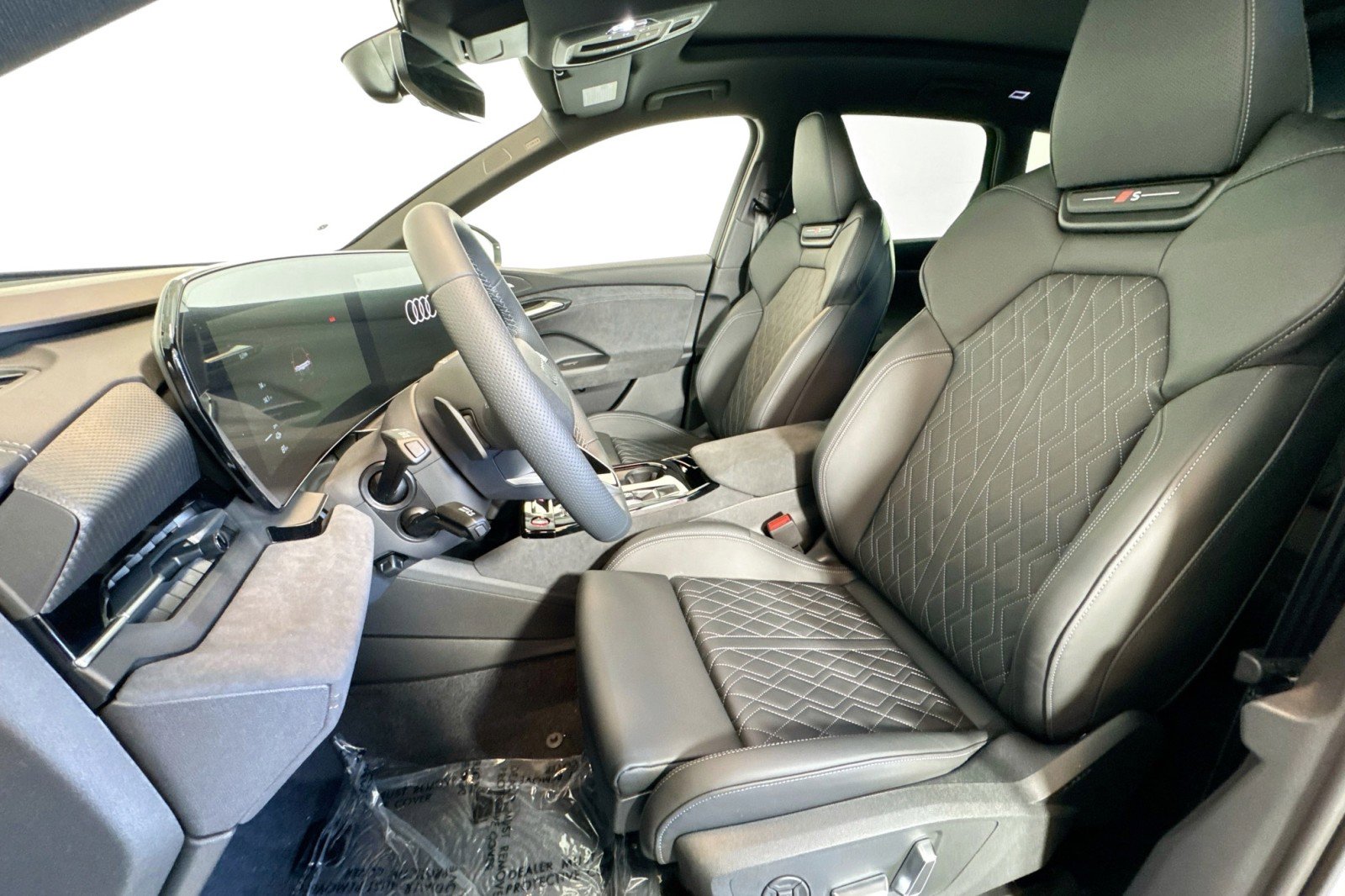 New 2025 Audi SQ6 e-tron Prestige AWD/4WD image 17