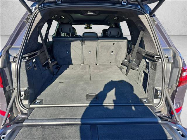 Used 2021 BMW X7 M50i w/ Dynamic Handling Package image 12