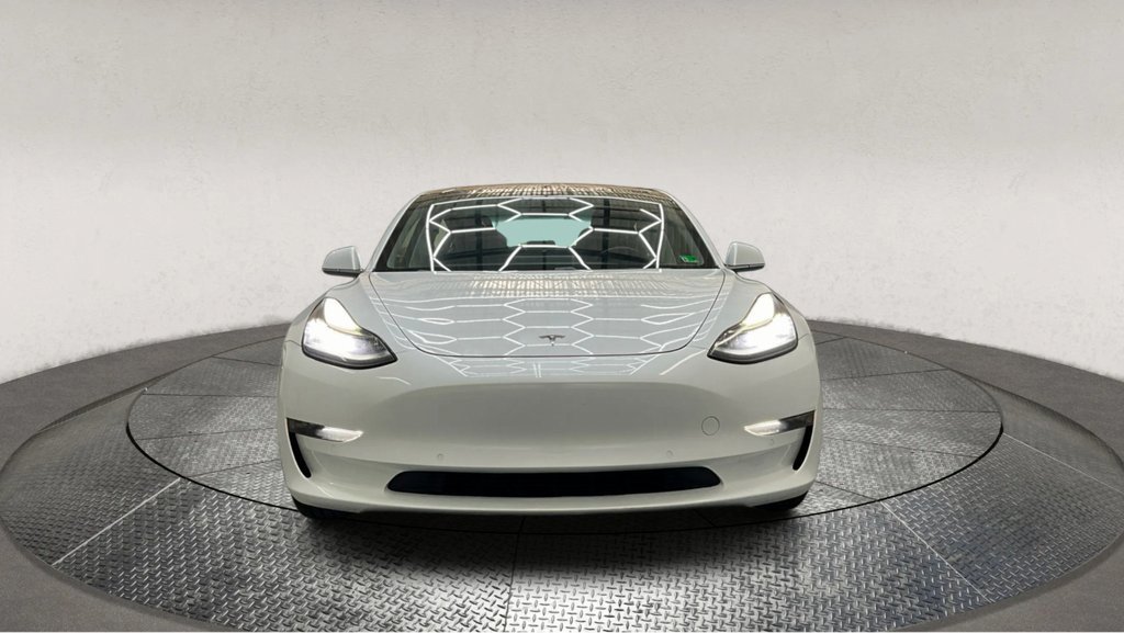 Used 2018 Tesla Model 3 Long Range image 3