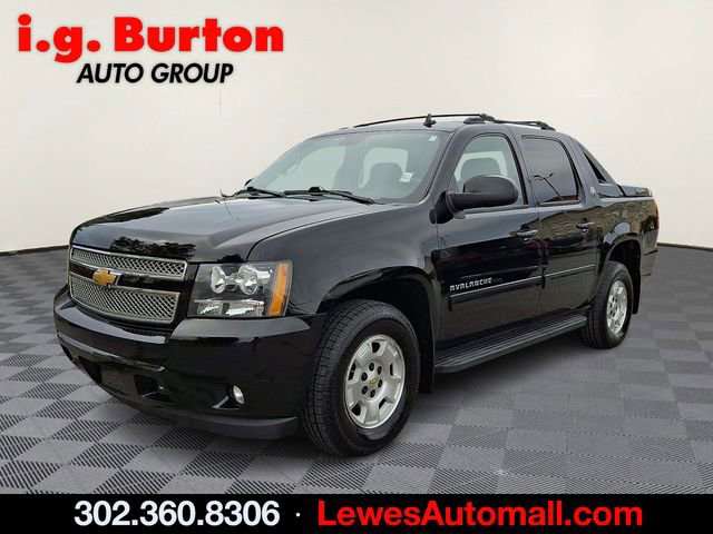 Used 2013 Chevrolet Avalanche LS image 3