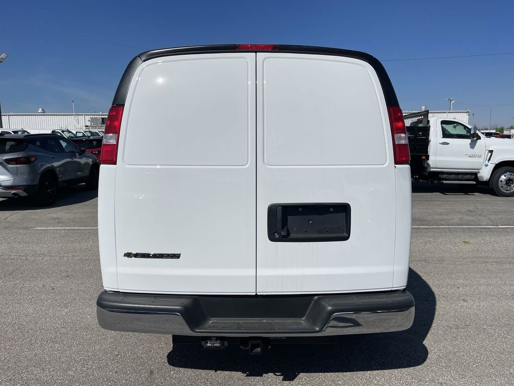 New 2026 Chevrolet Express 2500 Extended w/ Driver Convenience Package RWD image 4
