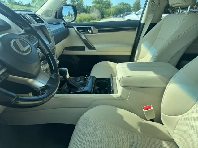 Used 2021 Lexus GX 460 Premium w/ Accessory Package AWD/4WD image 48