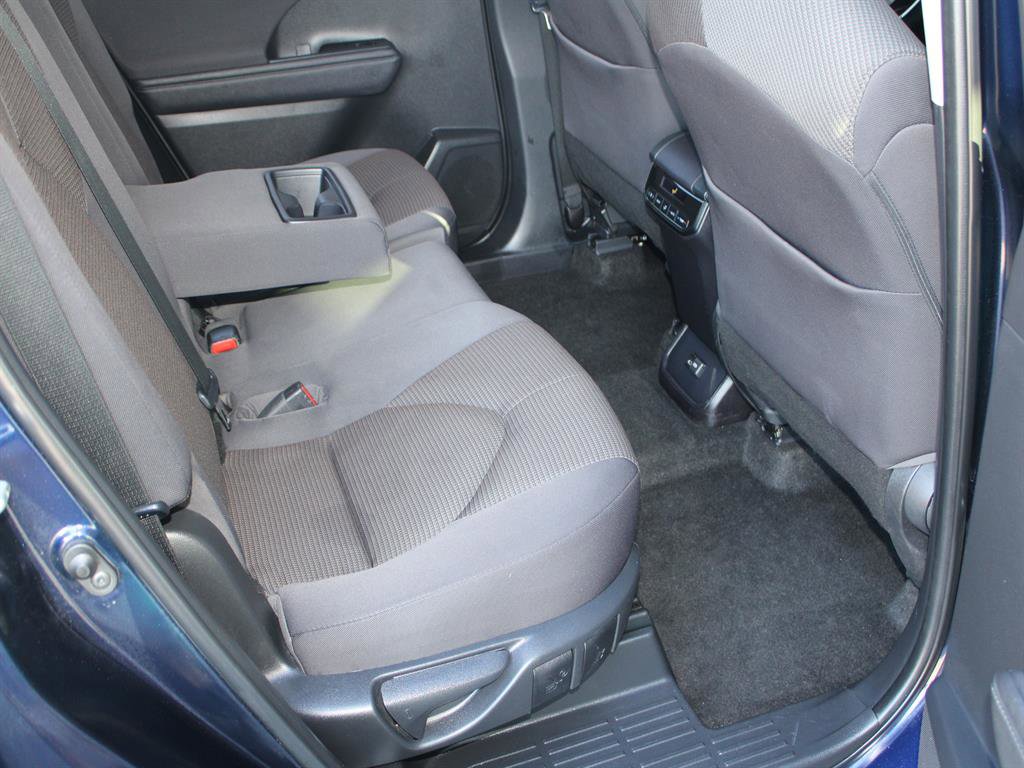 Used 2023 Toyota Highlander LE image 40