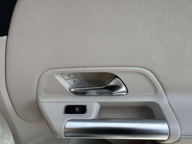 Used 2023 Mercedes-Benz GLA 250 w/ Premium Package image 42