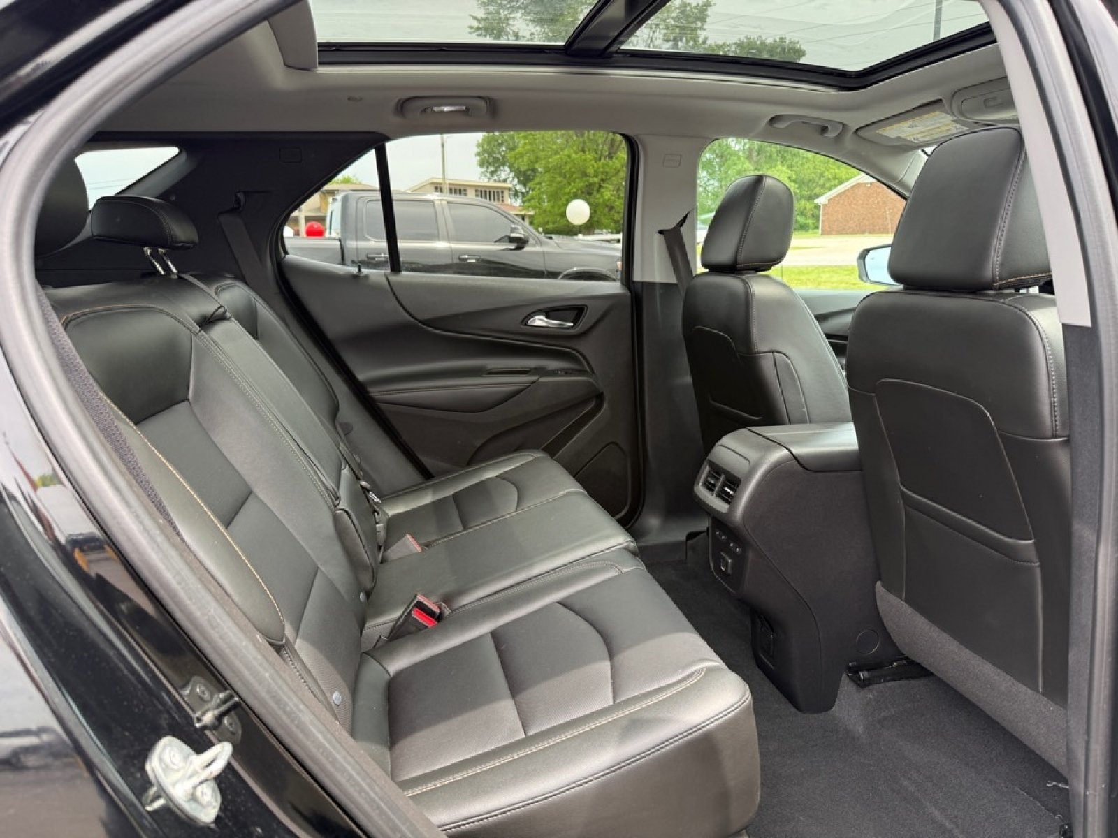 Used 2019 Chevrolet Equinox Premier FWD image 26