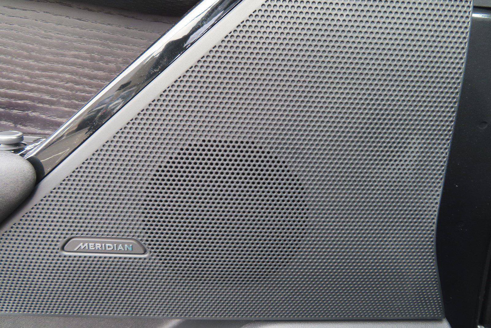 Certified 2023 Land Rover Range Rover Velar R-Dynamic S AWD/4WD image 39