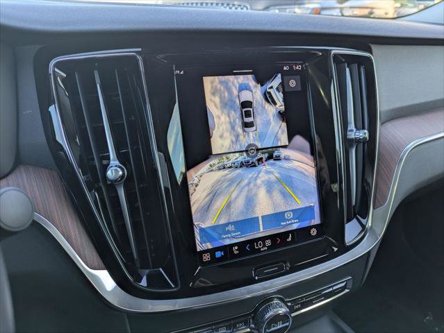 Used 2024 Volvo S60 B5 Plus w/ Climate Package image 17