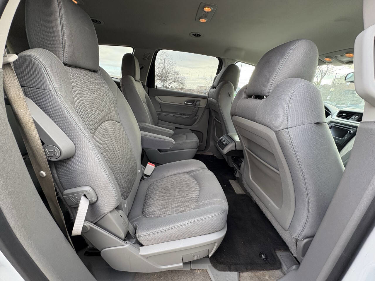 Used 2017 Chevrolet Traverse LT w/ Style and Technology Package image 25