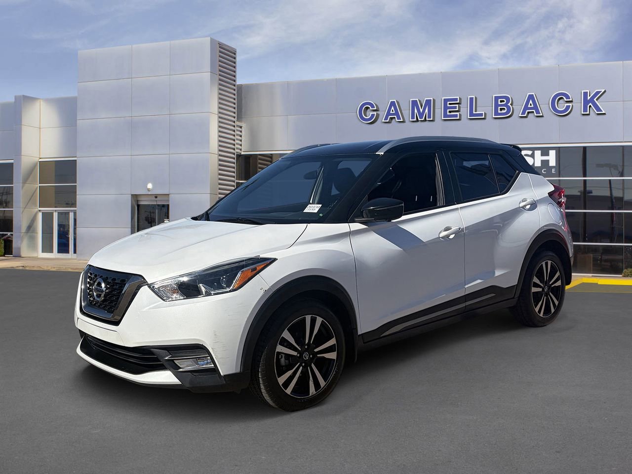 Used 2019 Nissan Kicks SR FWD image 2