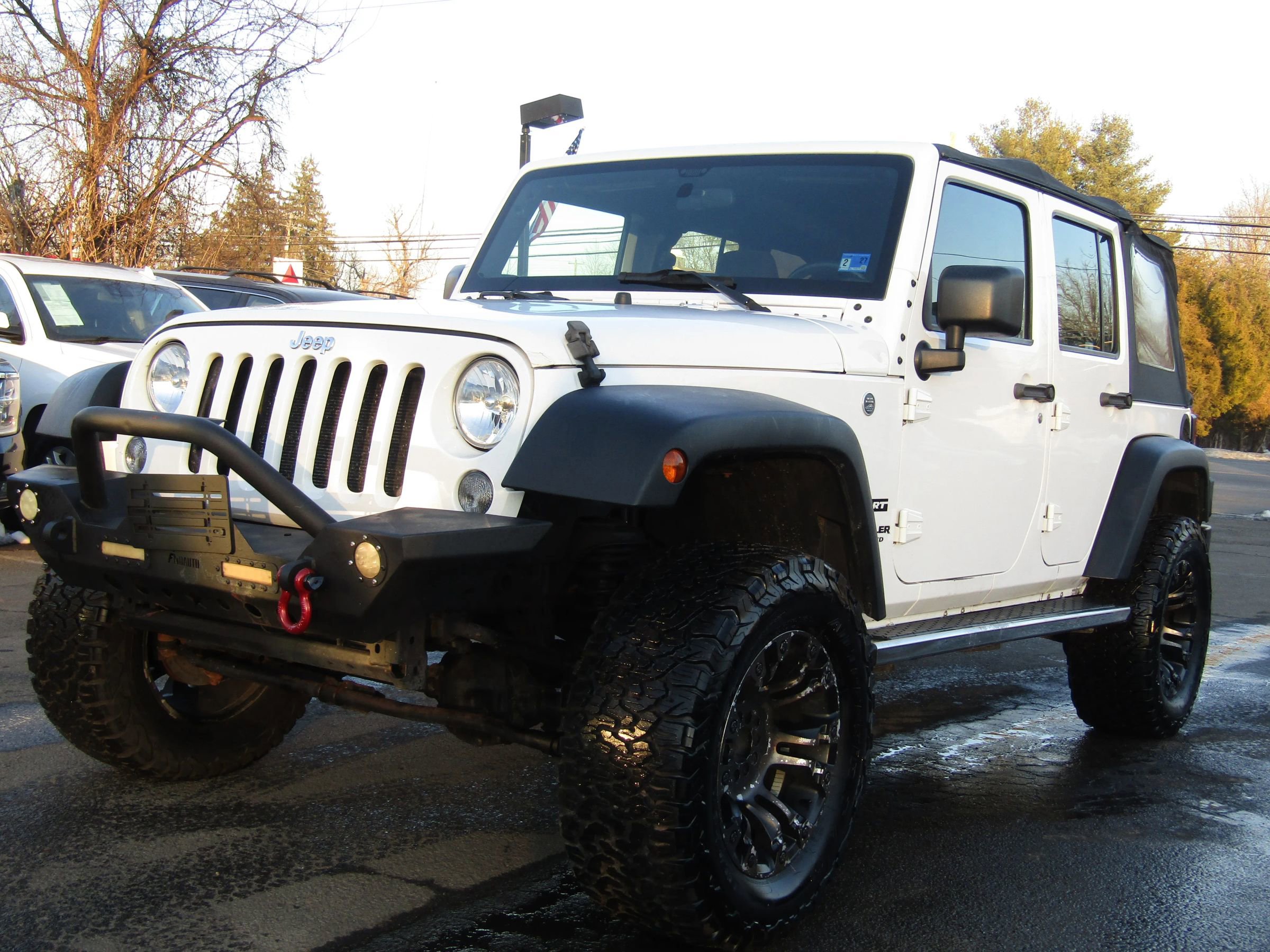 Used 2016 Jeep Wrangler Unlimited Sport w/ Connectivity Group AWD/4WD image 3