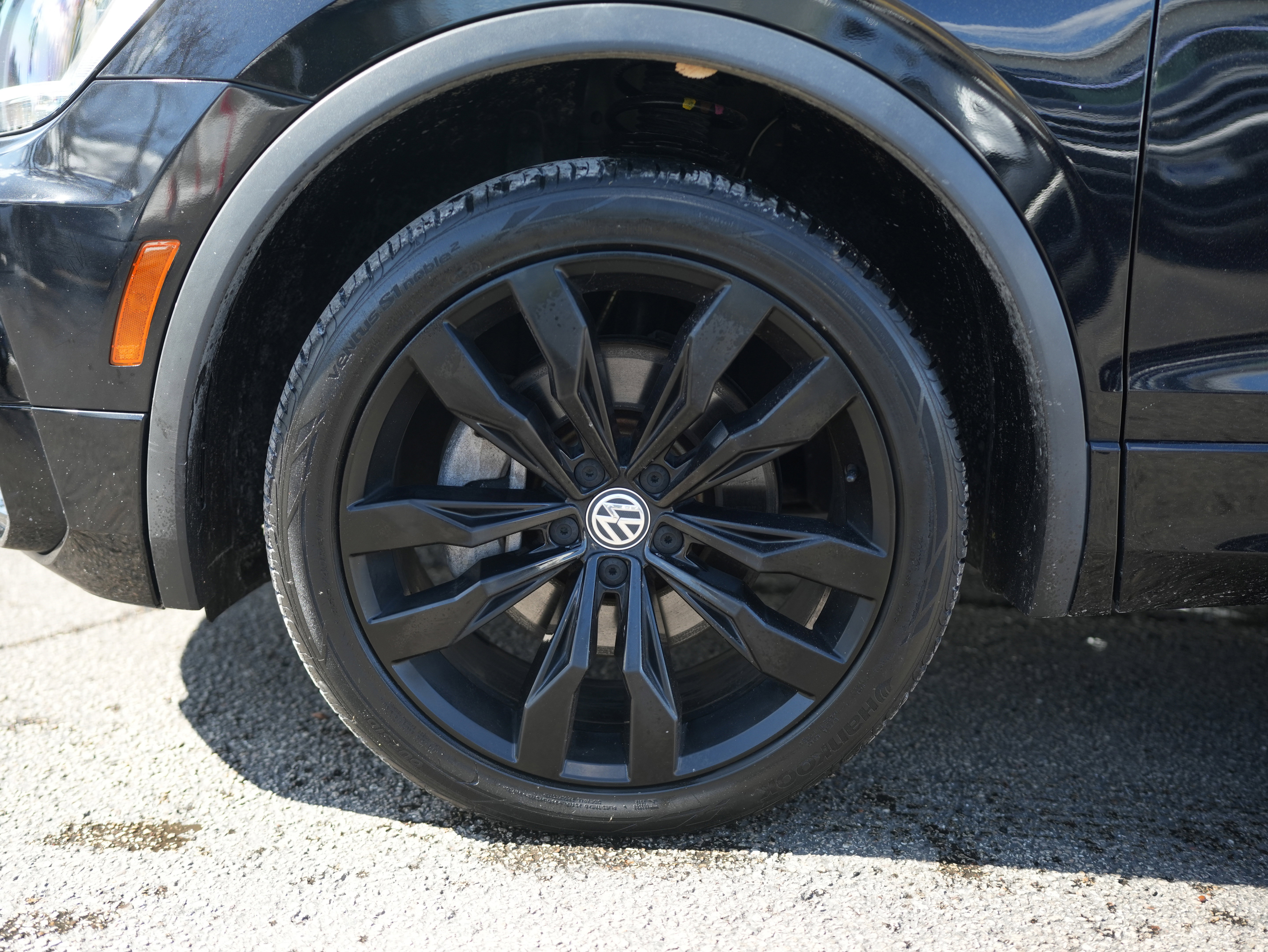 Certified 2021 Volkswagen Tiguan SE R-Line image 10