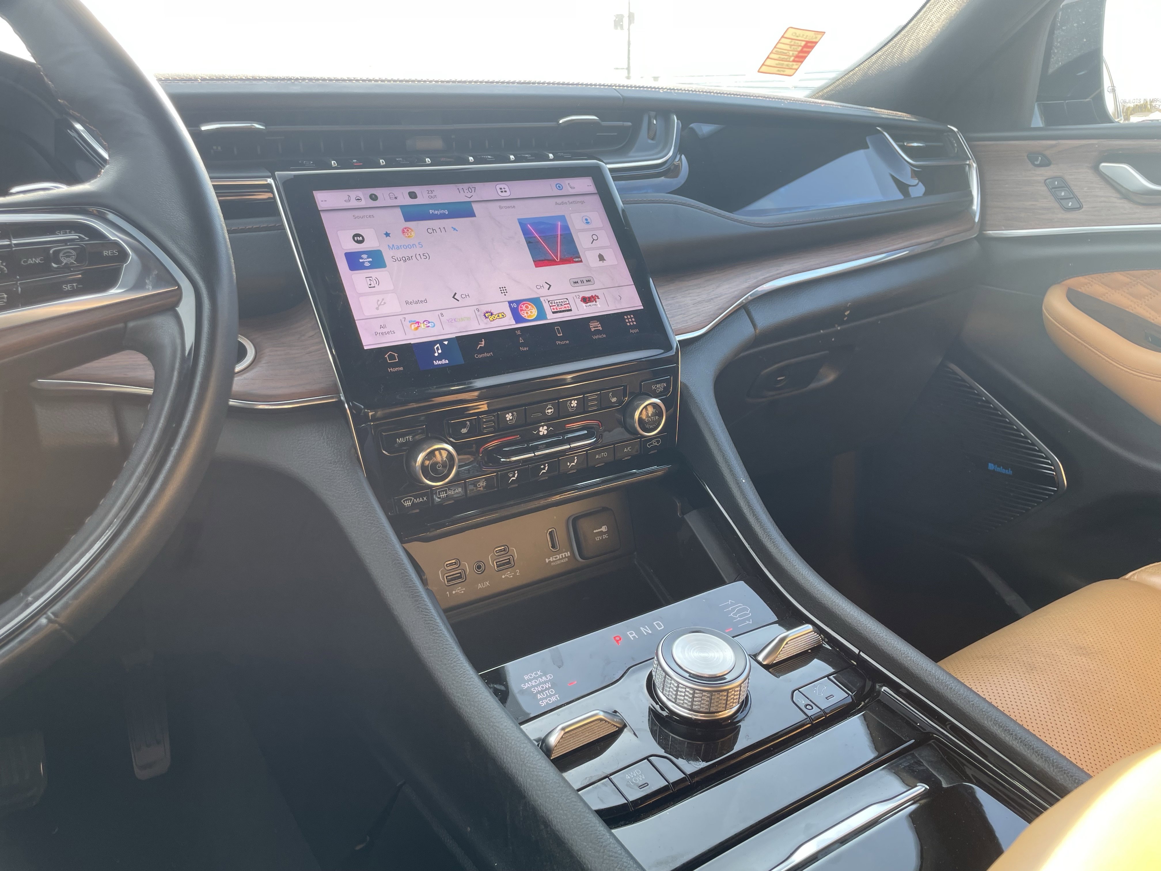 Used 2023 Jeep Grand Cherokee L Summit w/ Advanced Protech Group IV image 23