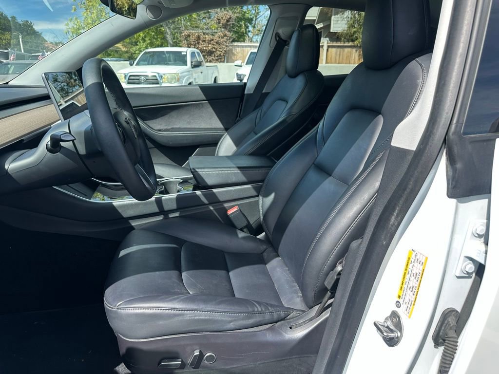 Used 2021 Tesla Model Y Long Range image 11