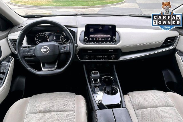 Used 2025 Nissan Rogue SV FWD image 15