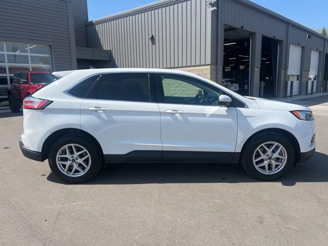 Used 2023 Ford Edge SEL w/ Convenience Package AWD/4WD image 4