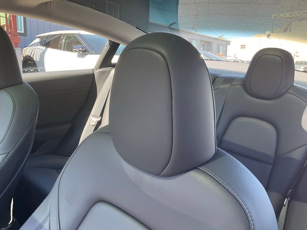 Used 2023 Tesla Model 3 Standard Range image 18