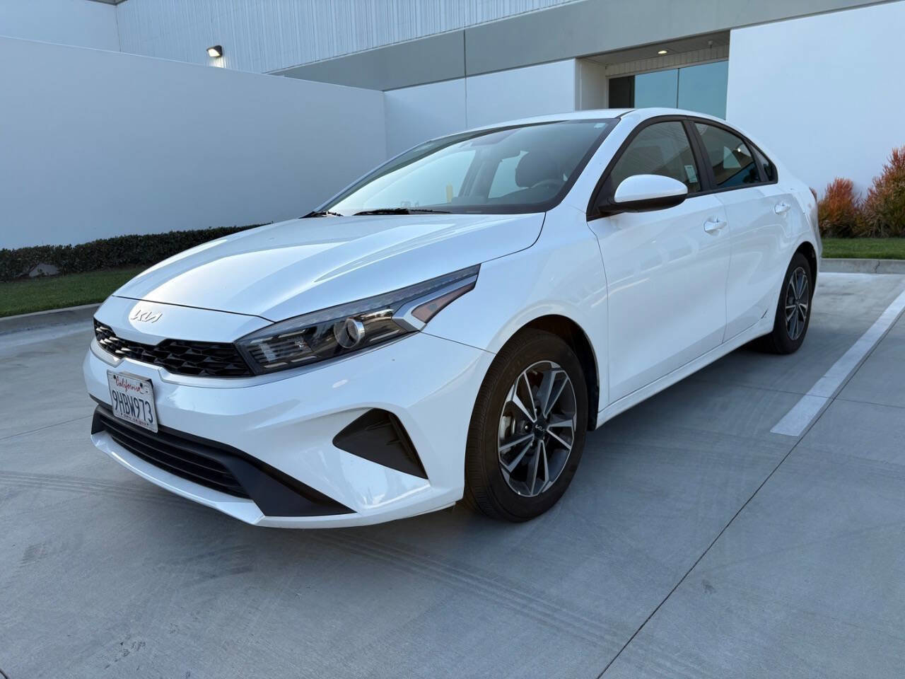 Used 2023 Kia Forte LXS FWD image 1