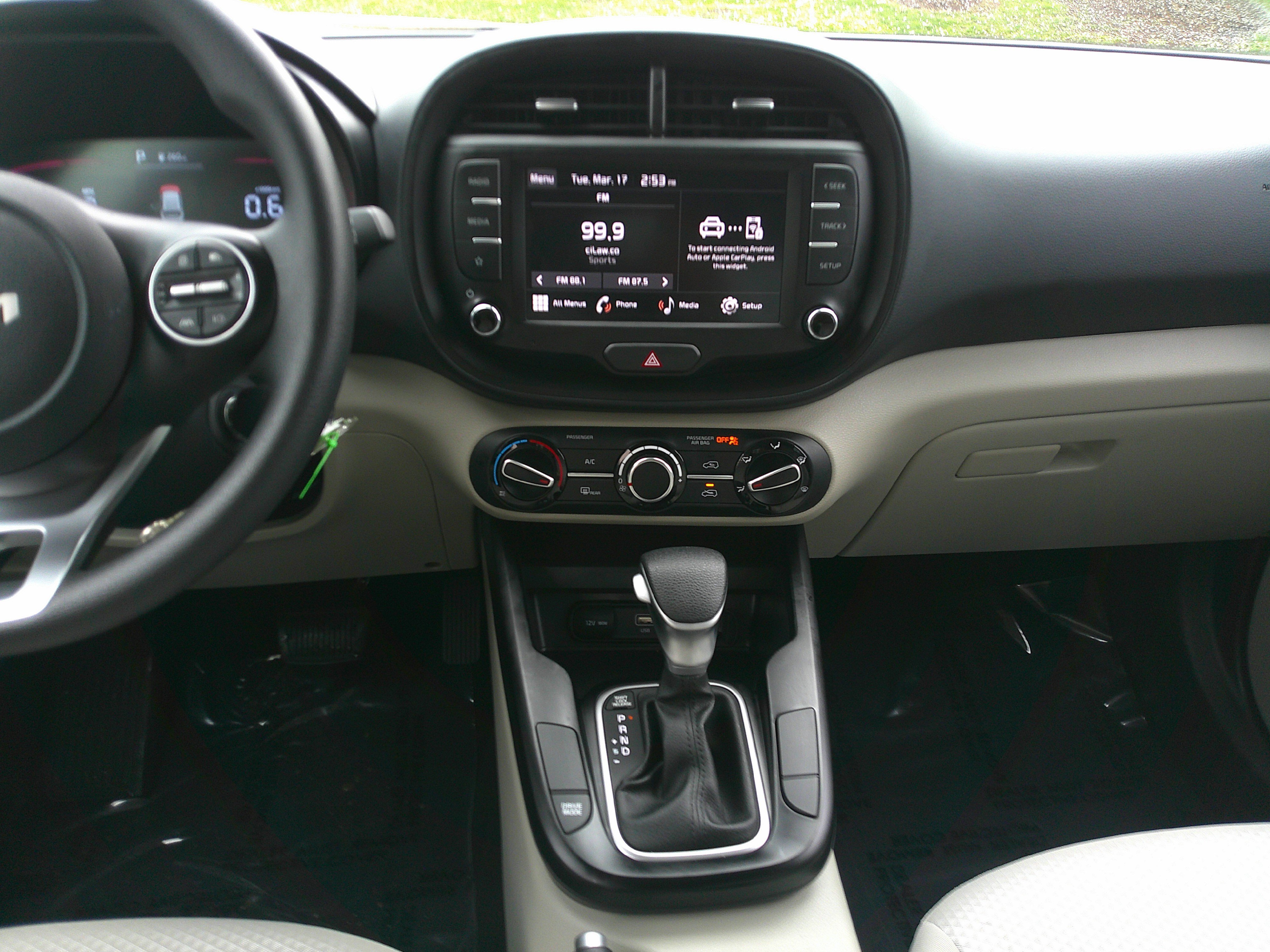 Used 2025 Kia Soul LX w/ LX Technology Package image 34