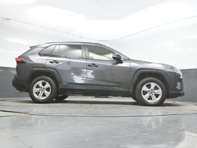 Used 2021 Toyota RAV4 LE AWD/4WD image 40