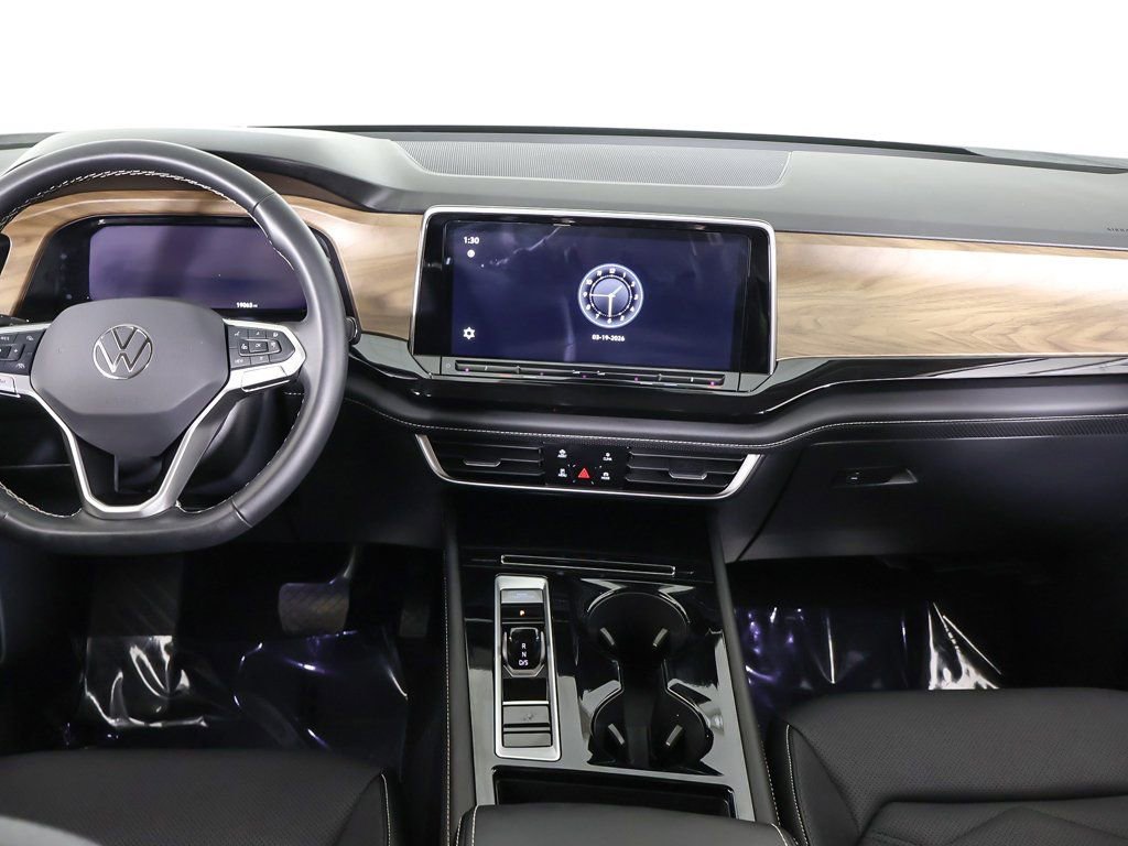 Used 2025 Volkswagen Atlas SE image 38