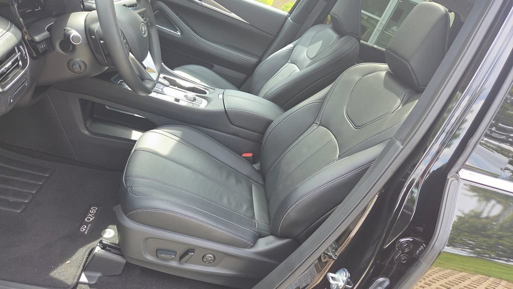 Used 2023 INFINITI QX60 Luxe w/ Performance Audio Package AWD/4WD image 17