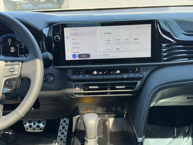 Used 2025 Toyota Camry SE w/ Multimedia Upgrade Package image 14