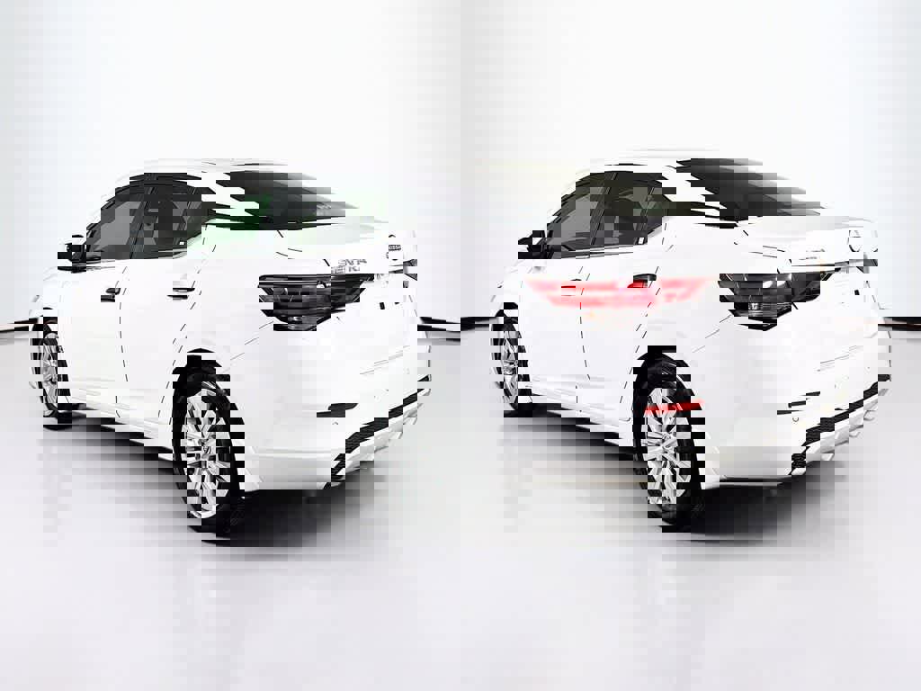 Used 2024 Nissan Sentra S image 4