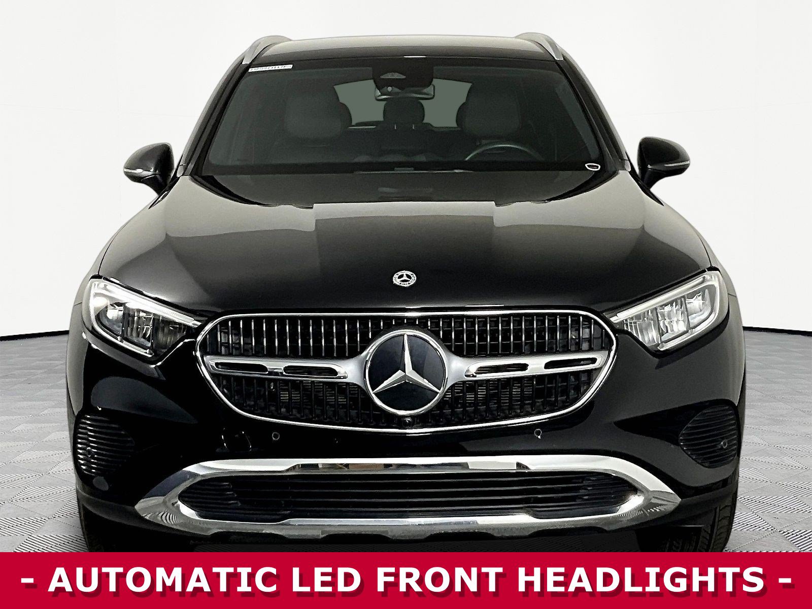 Used 2023 Mercedes-Benz GLC 300 4MATIC image 2