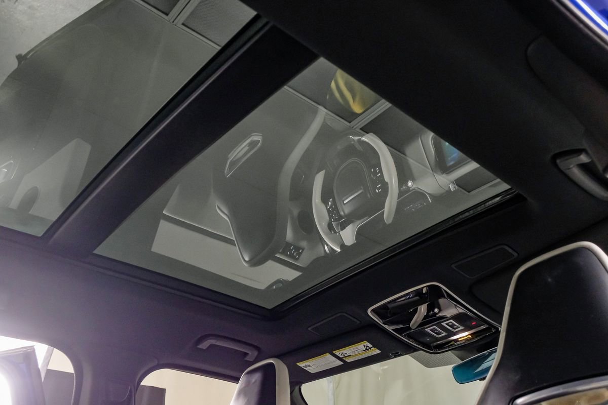 Used 2022 Land Rover Range Rover Sport SVR Carbon Edition image 22