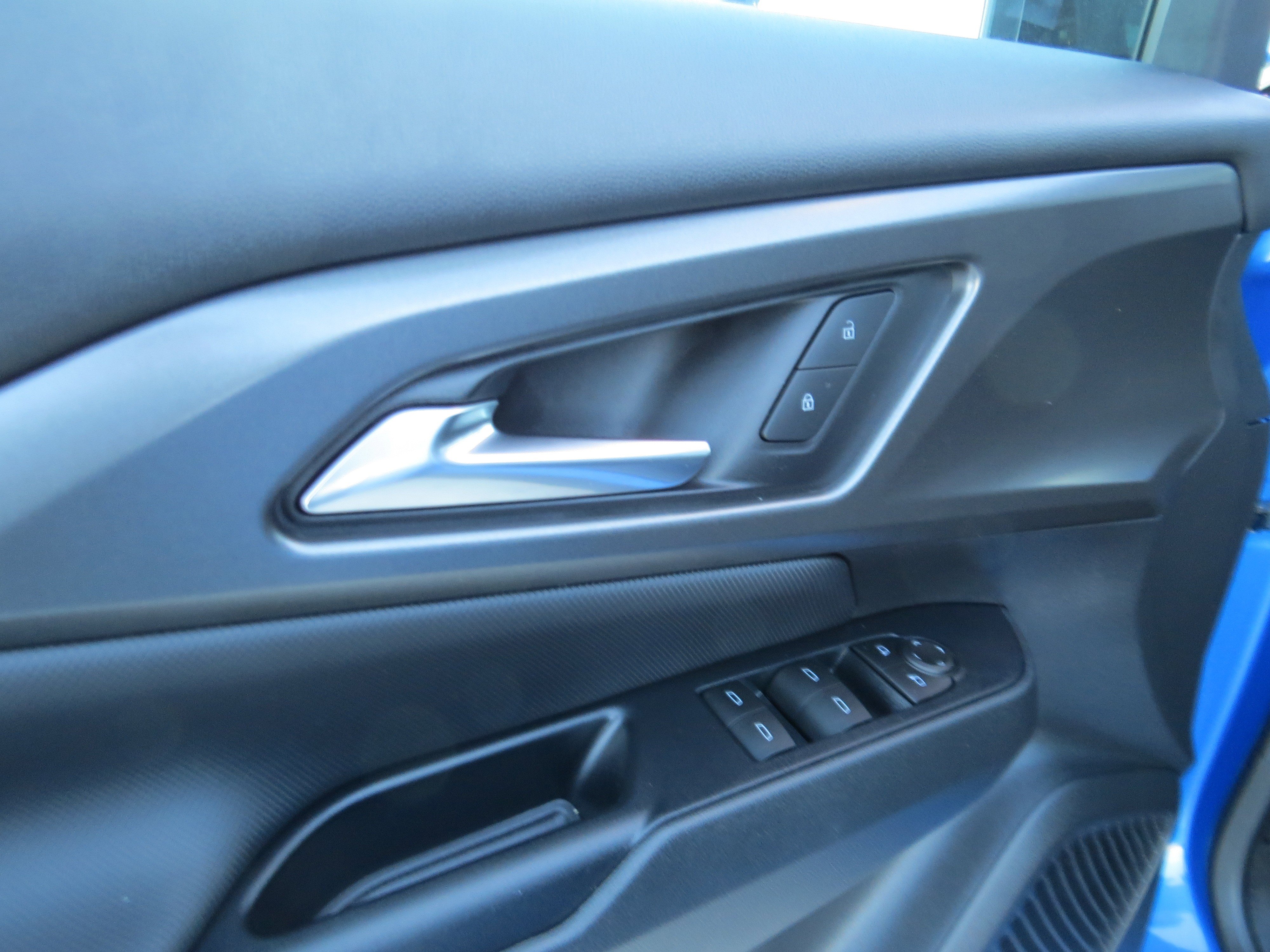 New 2026 Chevrolet Equinox EV LT w/ Comfort Package FWD image 16