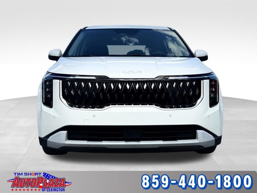 Used 2025 Kia Carnival FWD image 7