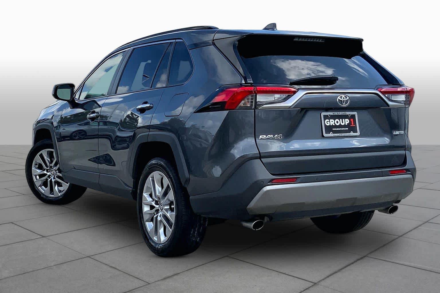 Used 2020 Toyota RAV4 Limited FWD image 12
