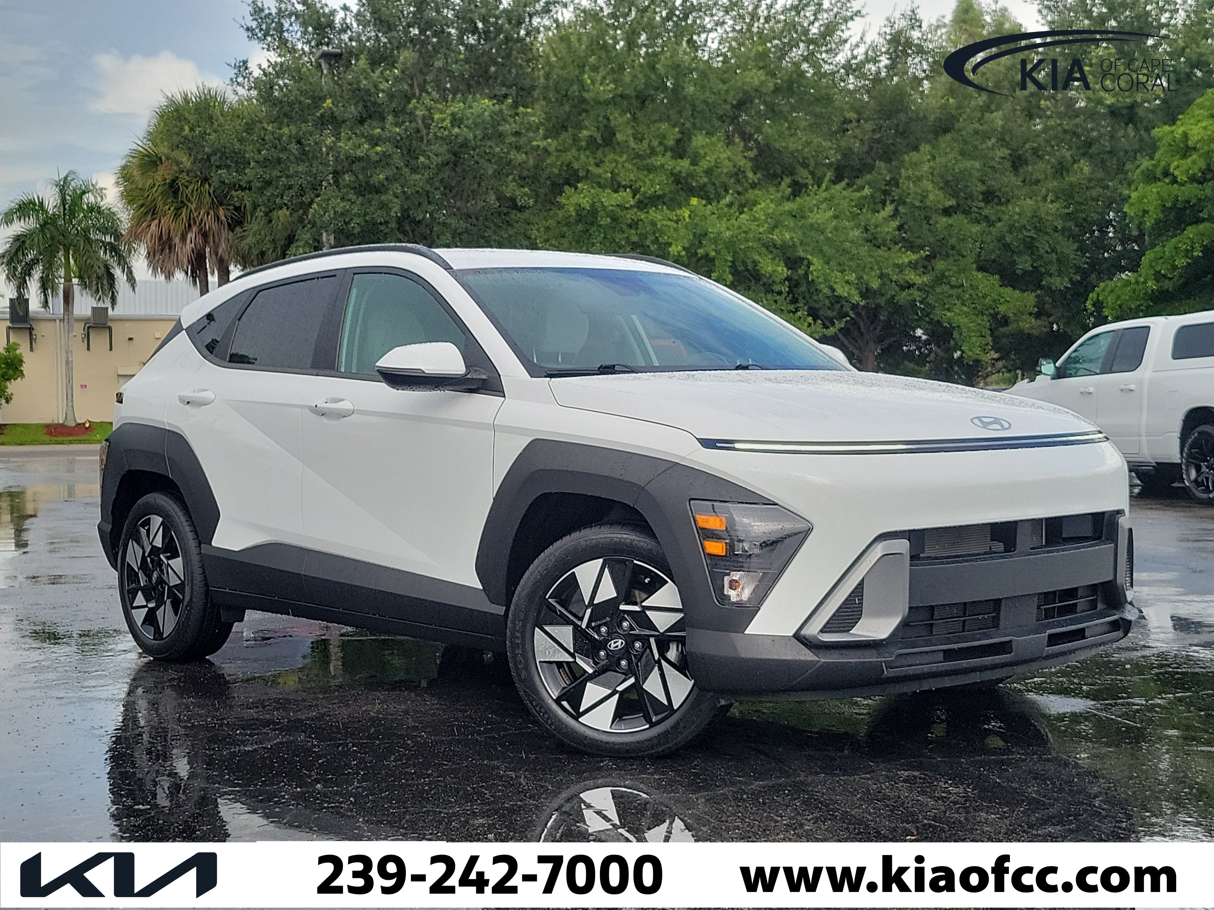 Used 2024 Hyundai Kona SEL FWD image 1