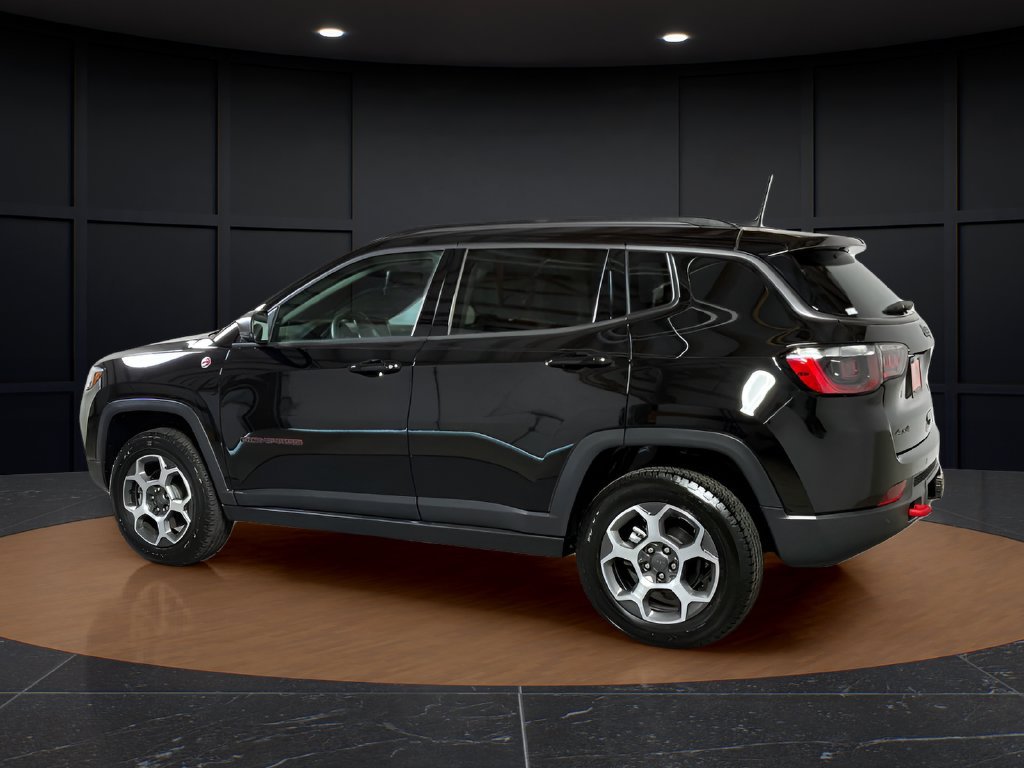Certified 2022 Jeep Compass Trailhawk w/ Sun and Sound Group AWD/4WD image 3