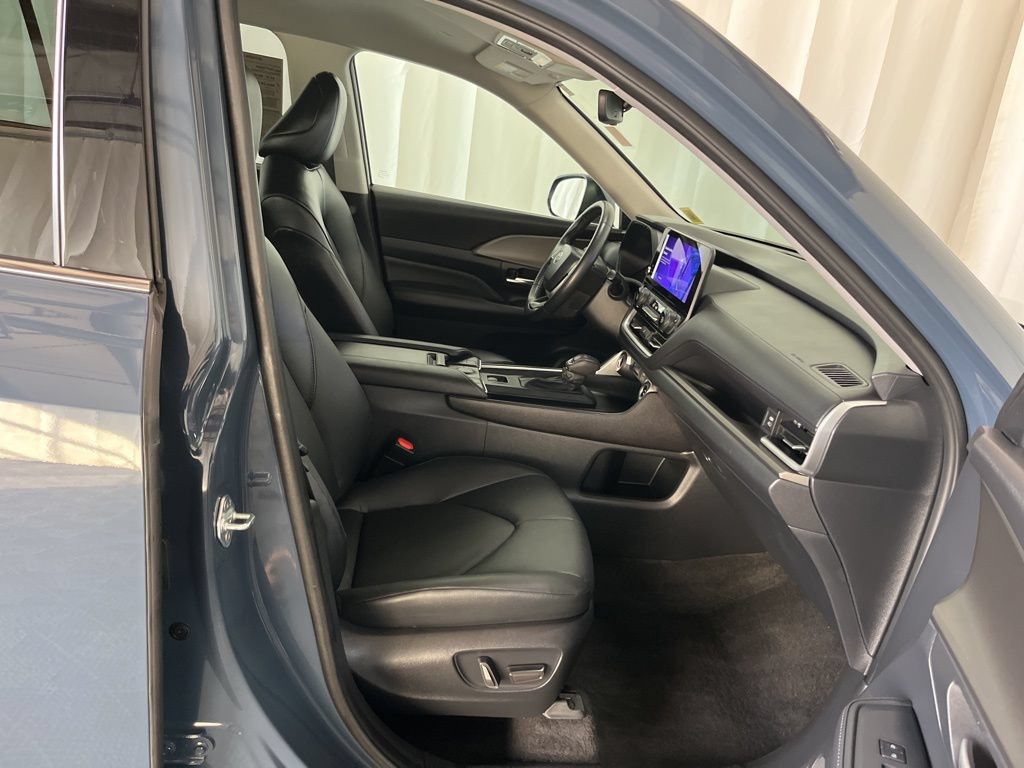 Used 2024 Toyota Grand Highlander AWD image 20
