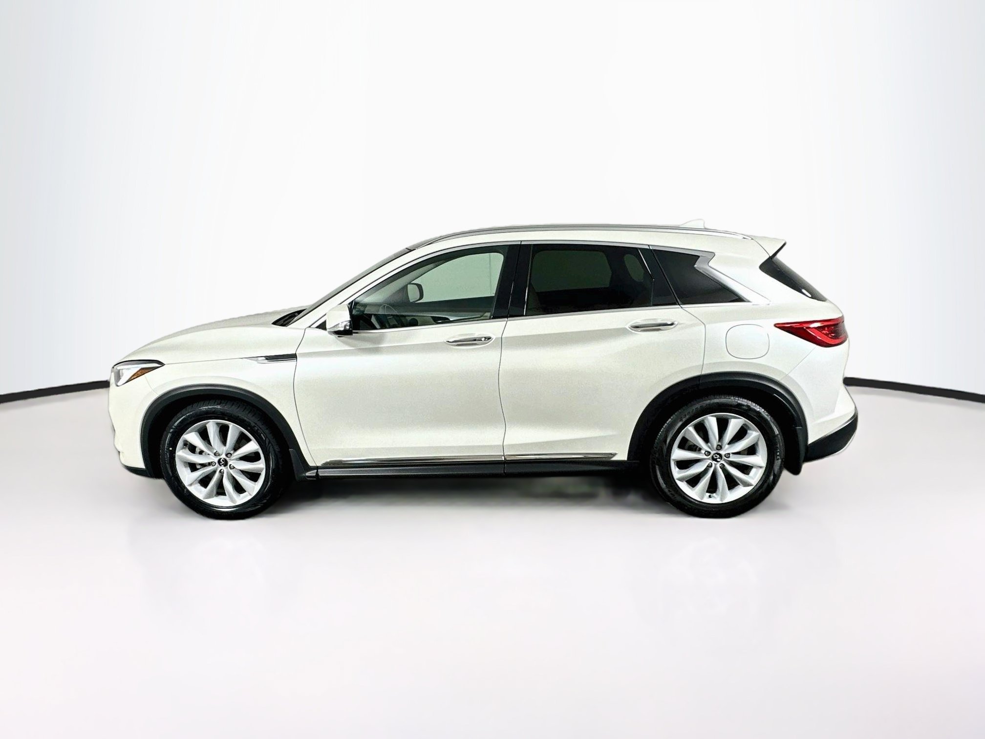 Used 2019 INFINITI QX50 Essential w/ Proactive Package FWD image 4
