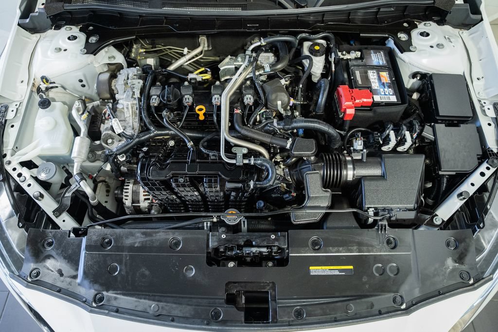 Used 2024 Nissan Altima 2.5 SR FWD image 16