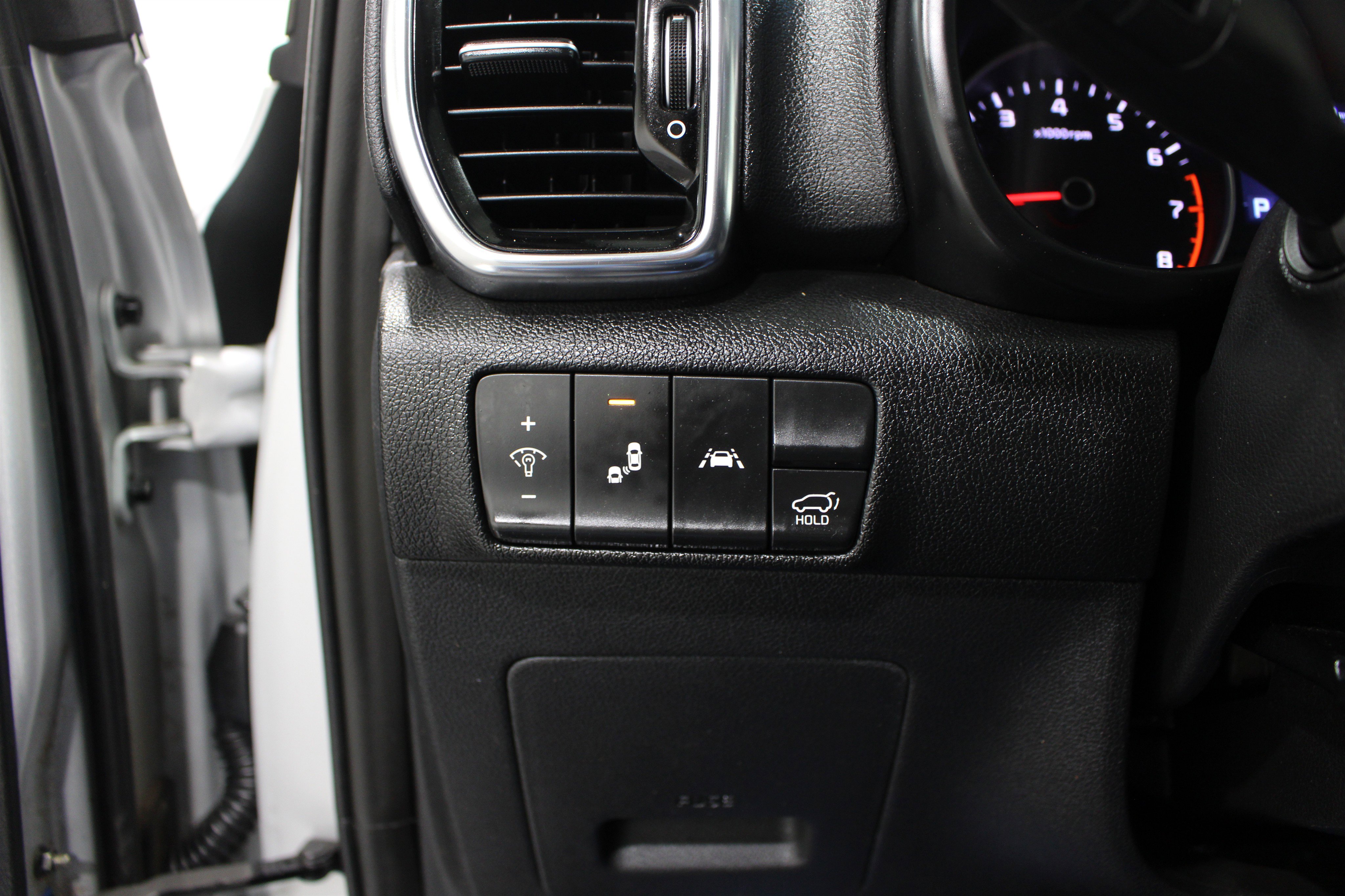 Used 2021 Kia Sportage EX w/ EX Technology Package FWD image 8