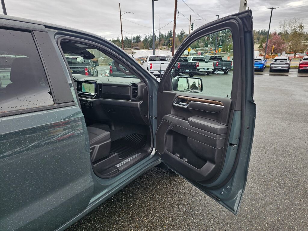 Certified 2025 Chevrolet Silverado 1500 LT w/ Work Truck Package AWD/4WD image 28