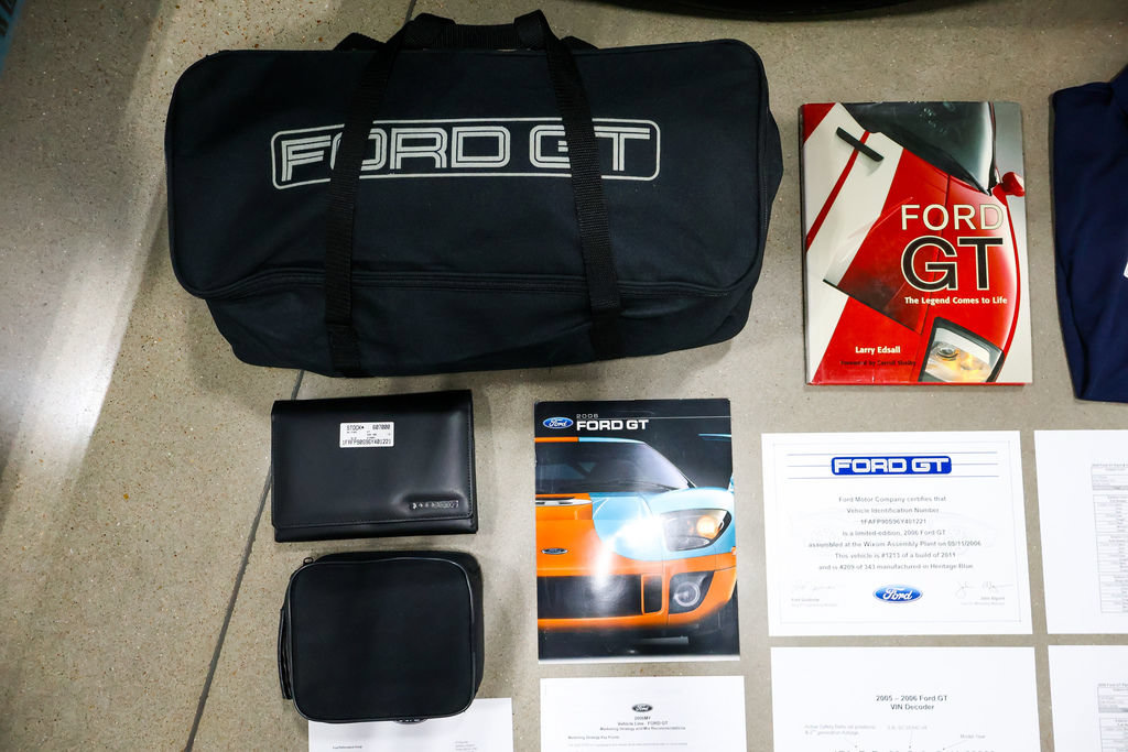 Used 2006 Ford GT RWD image 50