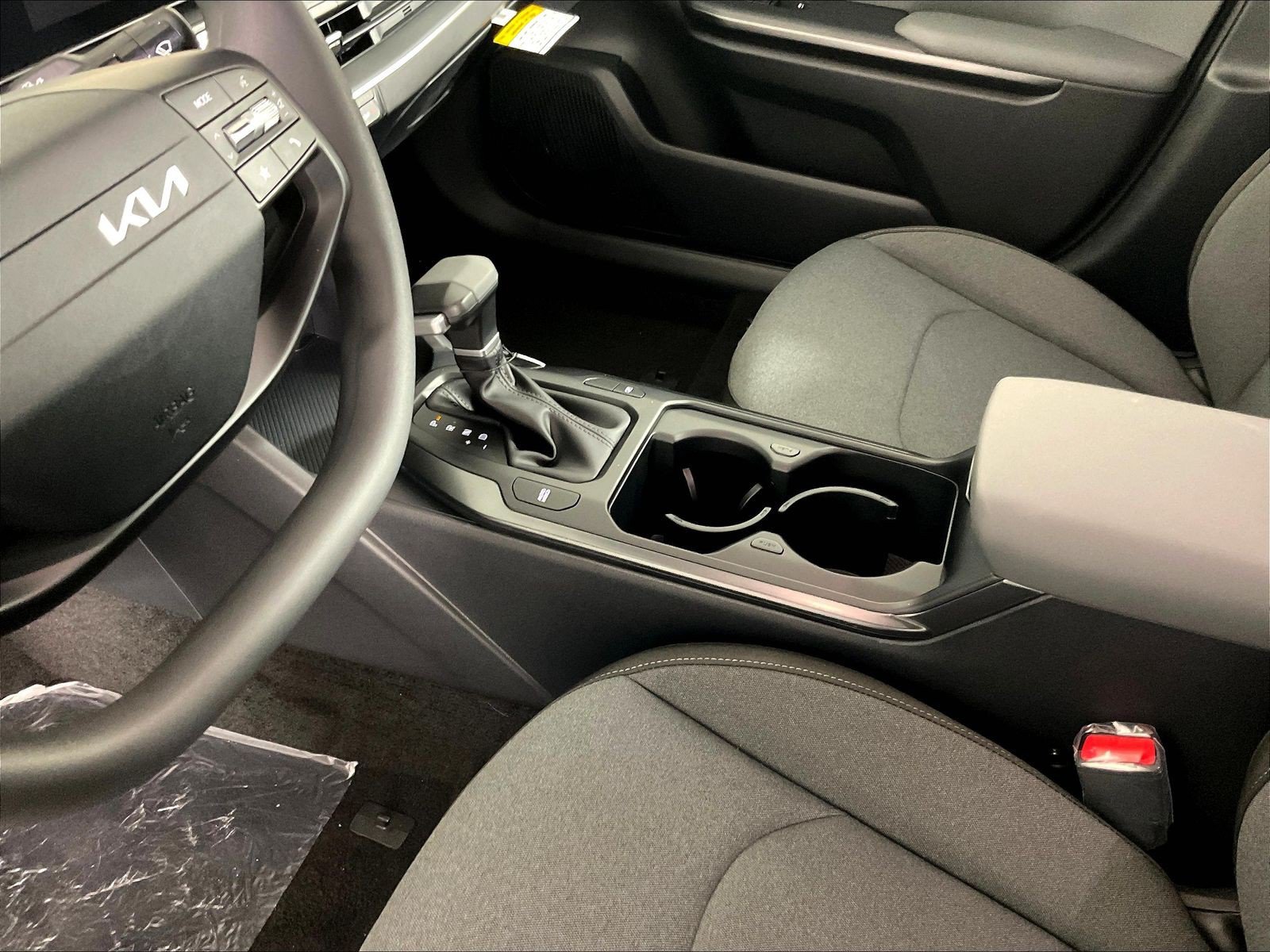 New 2026 Kia K4 FWD image 11