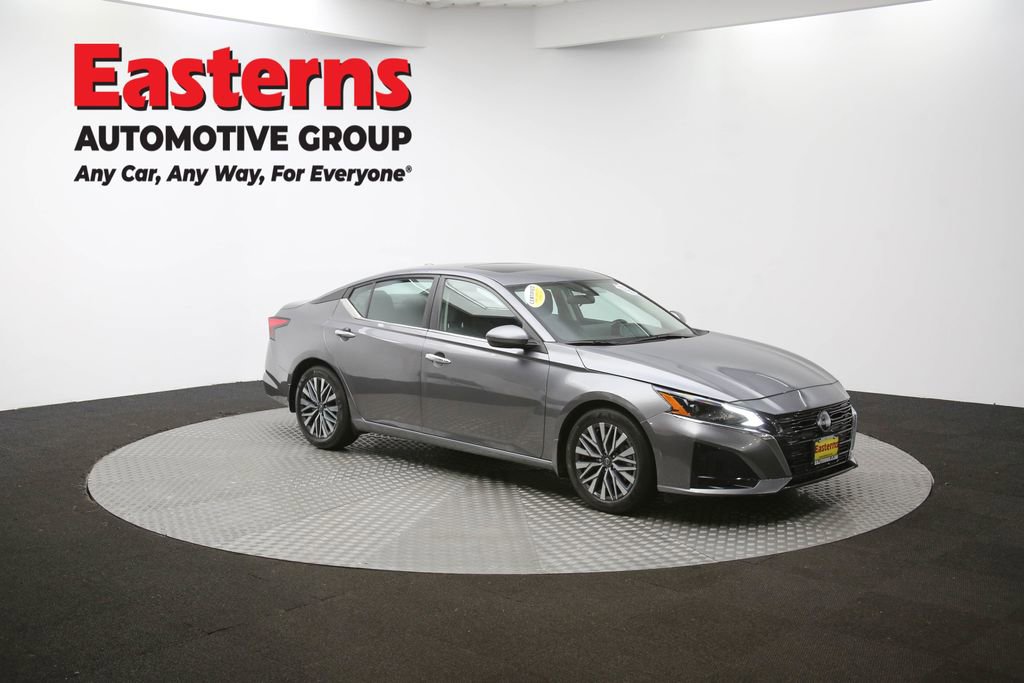 Used 2024 Nissan Altima 2.5 SV w/ SV Premium Package image 47