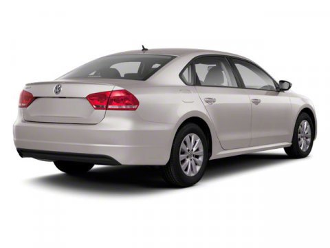 Used 2013 Volkswagen Passat TDI SE image 2