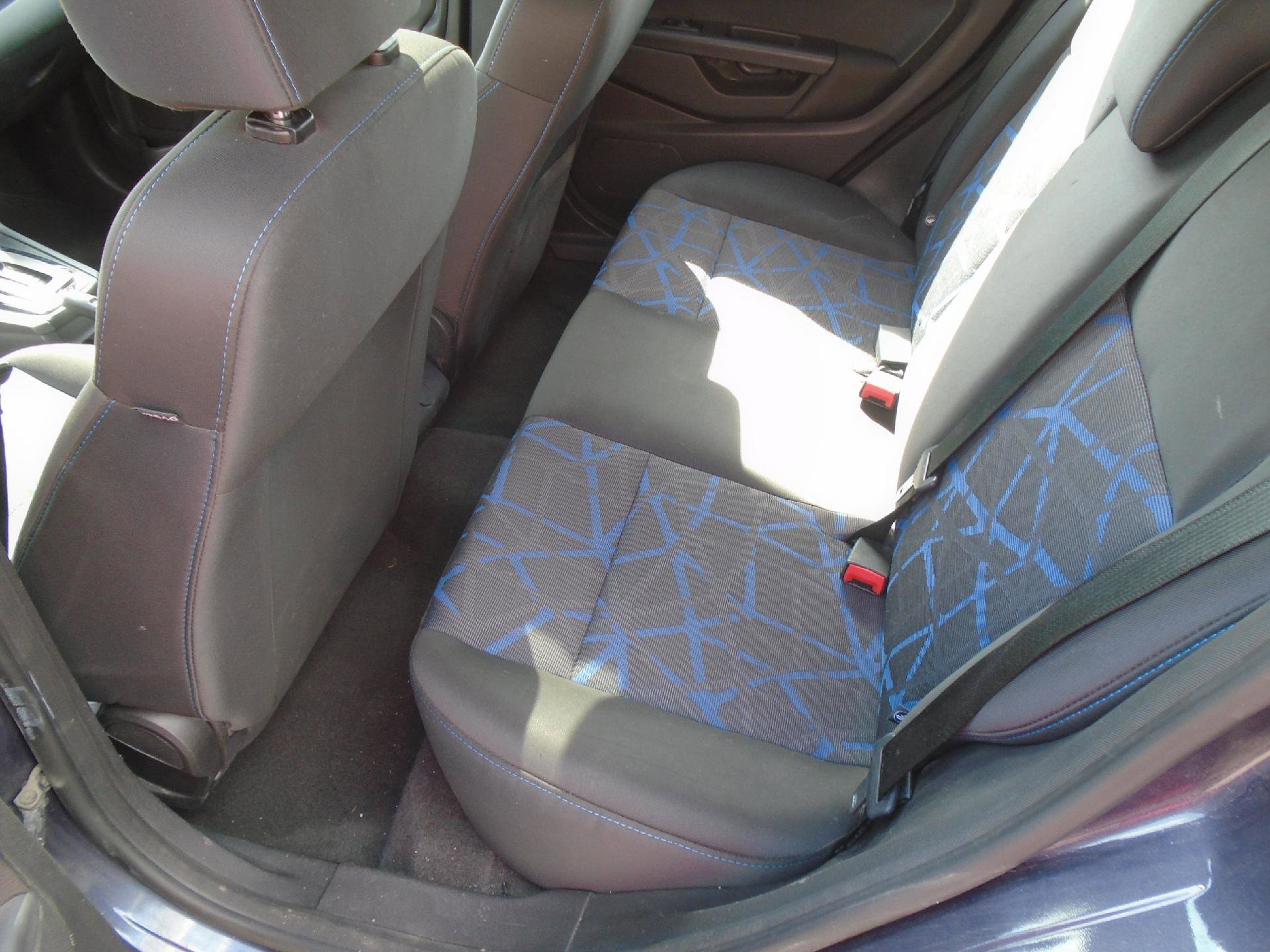 Used 2013 Ford Fiesta SE w/ Super Fuel Economy Pkg FWD image 8