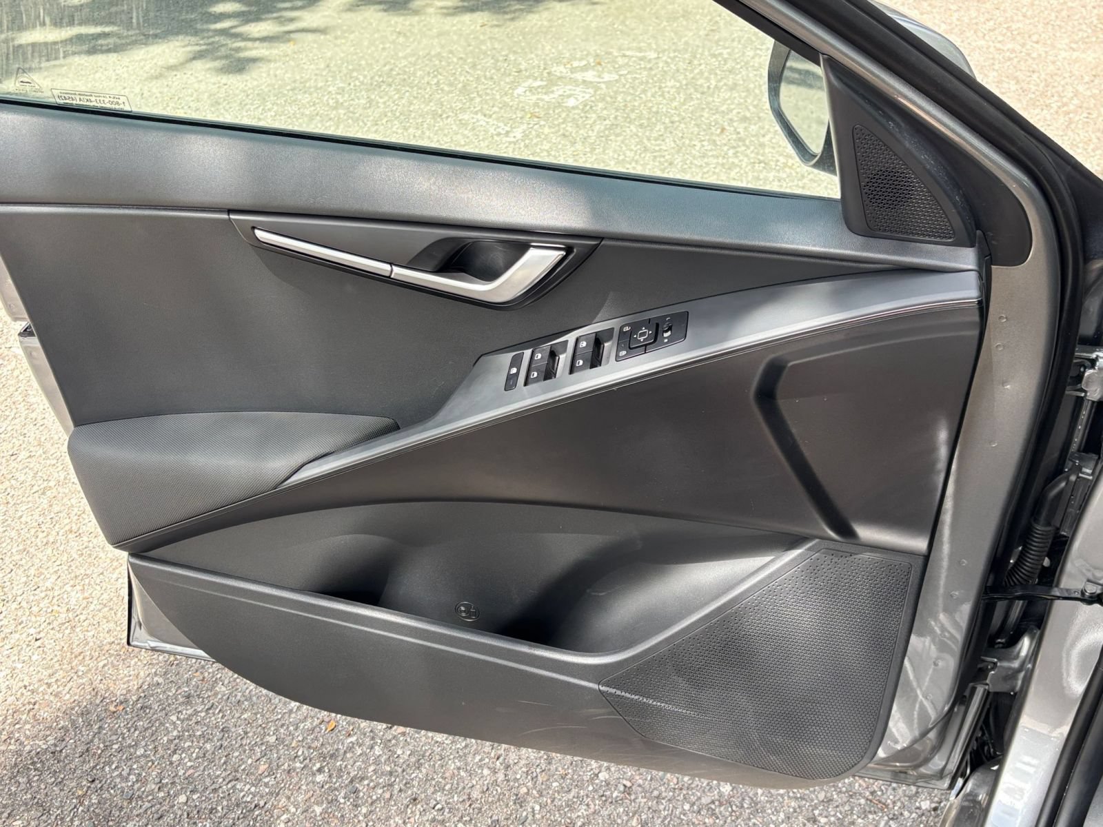 Used 2026 Kia Niro LX FWD image 18