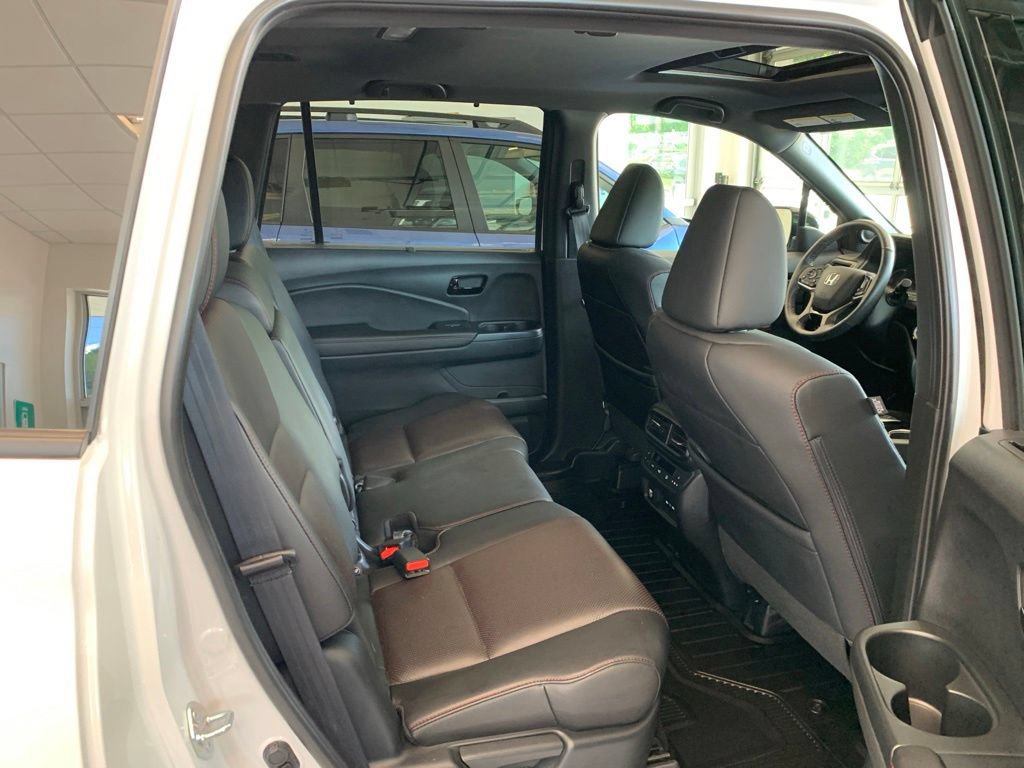 Used 2024 Honda Passport Black Edition image 18